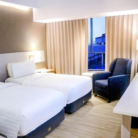 Hotel Harper Palembang By Aston Exteriér fotografie