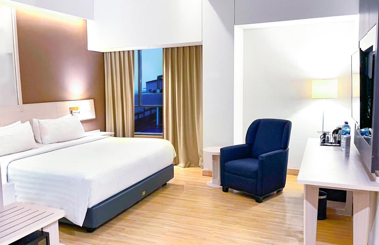 Hotel Harper Palembang By Aston Exteriér fotografie